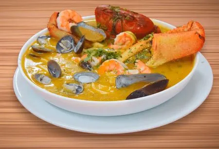 Sopa marinera ecuatoriana