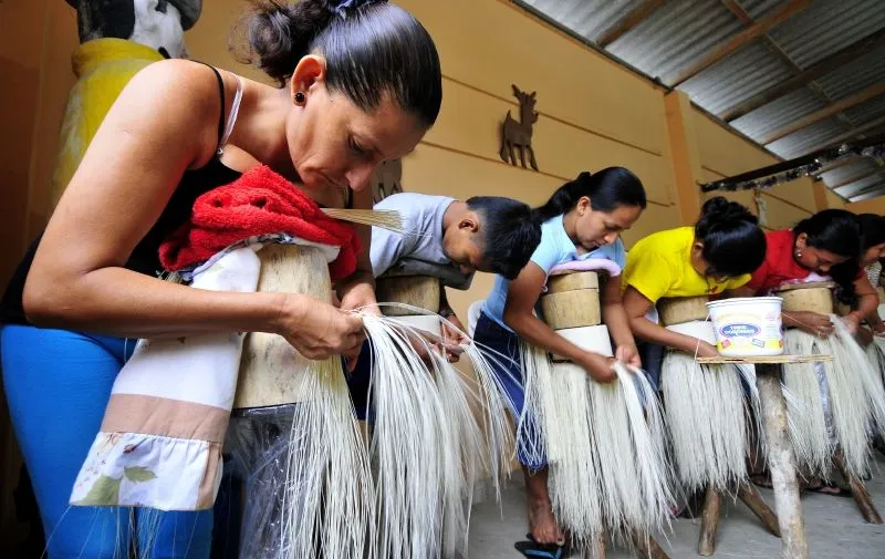 Tejido de los sombreros de paja toquilla