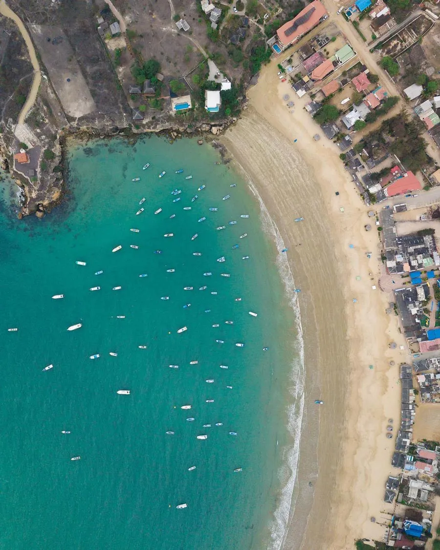 Ayangue Beach, Ecuador: What to do, Map, Hotels