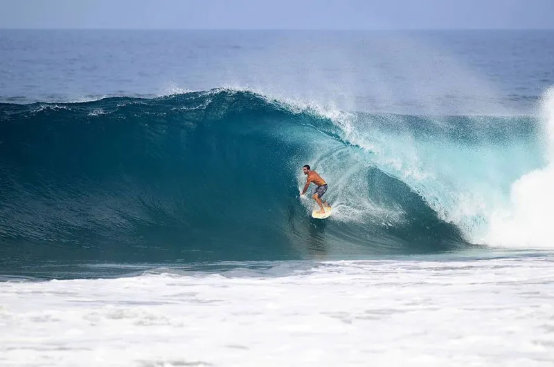 Playas de surf en Santa Elena Ecuador